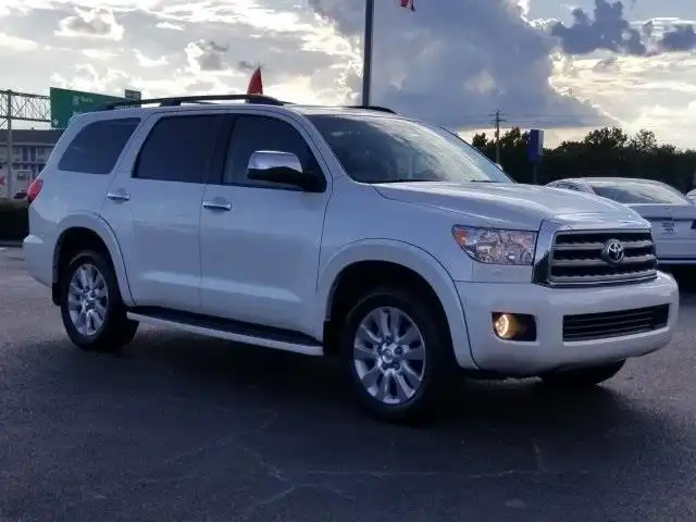 2017 Toyota Sequoia 5.7 Auto Platinum's photo