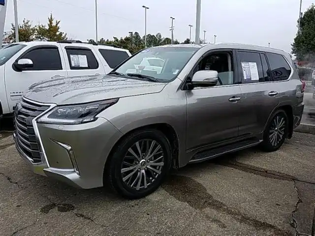 2018 Lexus LX 600 570 TWO-ROW's photo
