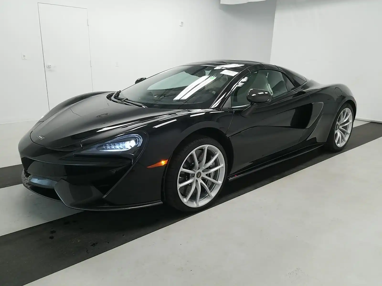 2018 McLaren 570S Spider's photo