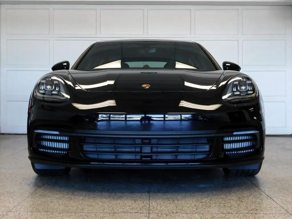 2018 Porsche Panamera 4S's photo