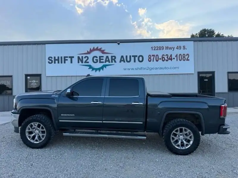 2018 GMC Sierra SLT 4WD Crew Cab Short Box's photo