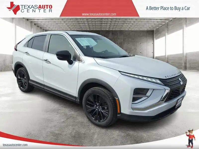 2022 Mitsubishi Eclipse Cross LE S-AWC's photo