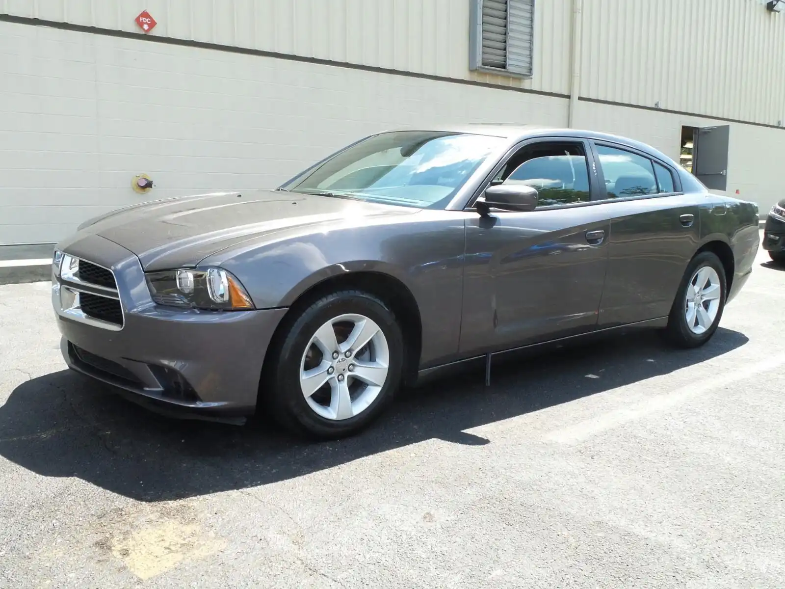 2014 Dodge Charger SE's photo