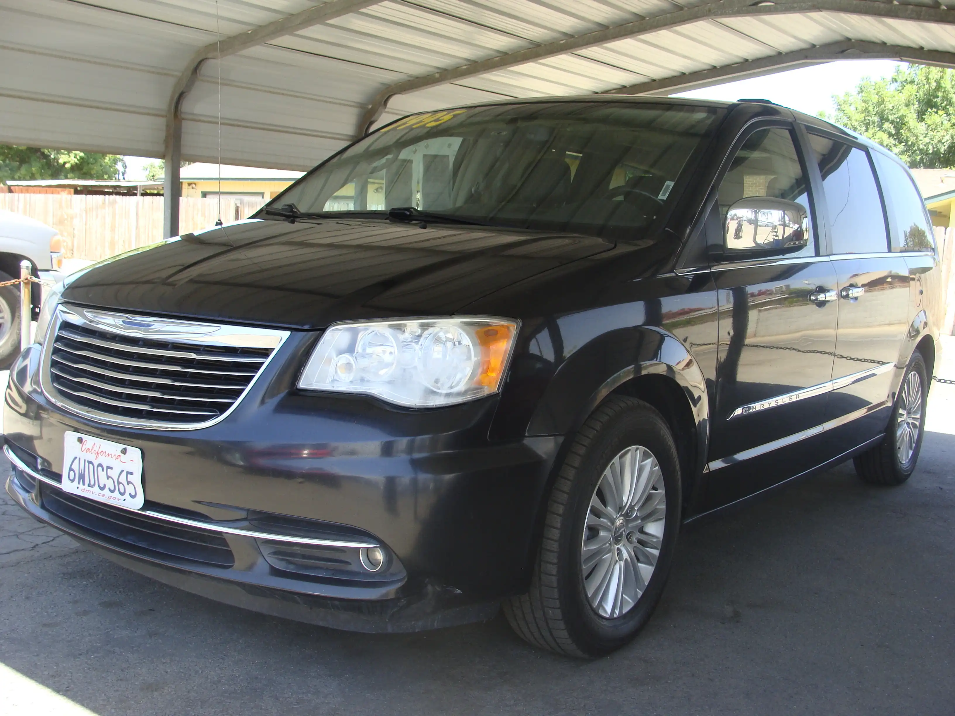 2012 Chrysler Town & Country Touring-L's photo