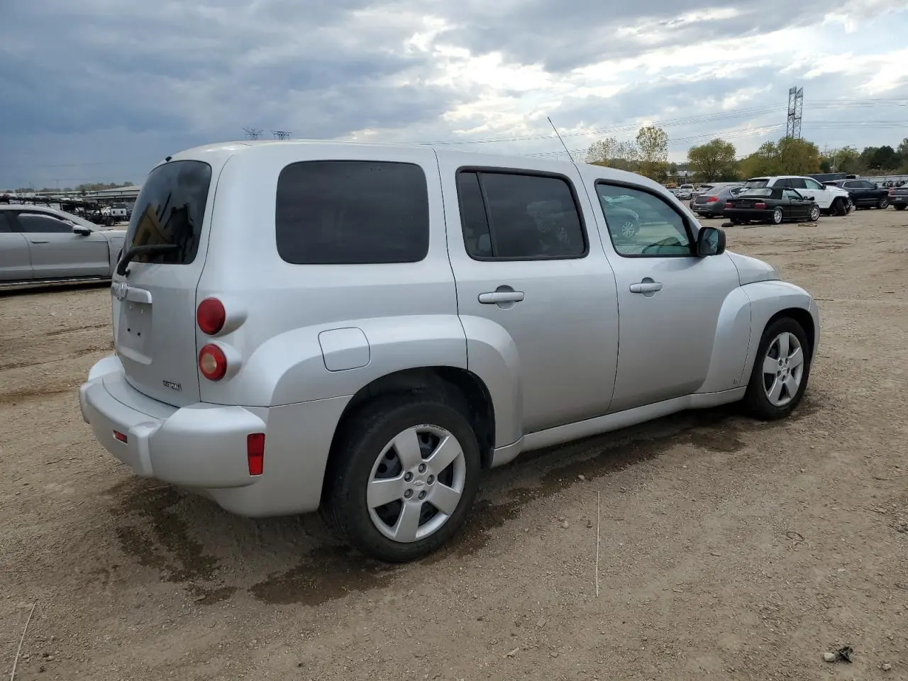 2010 Chevrolet HHR LS photo 3