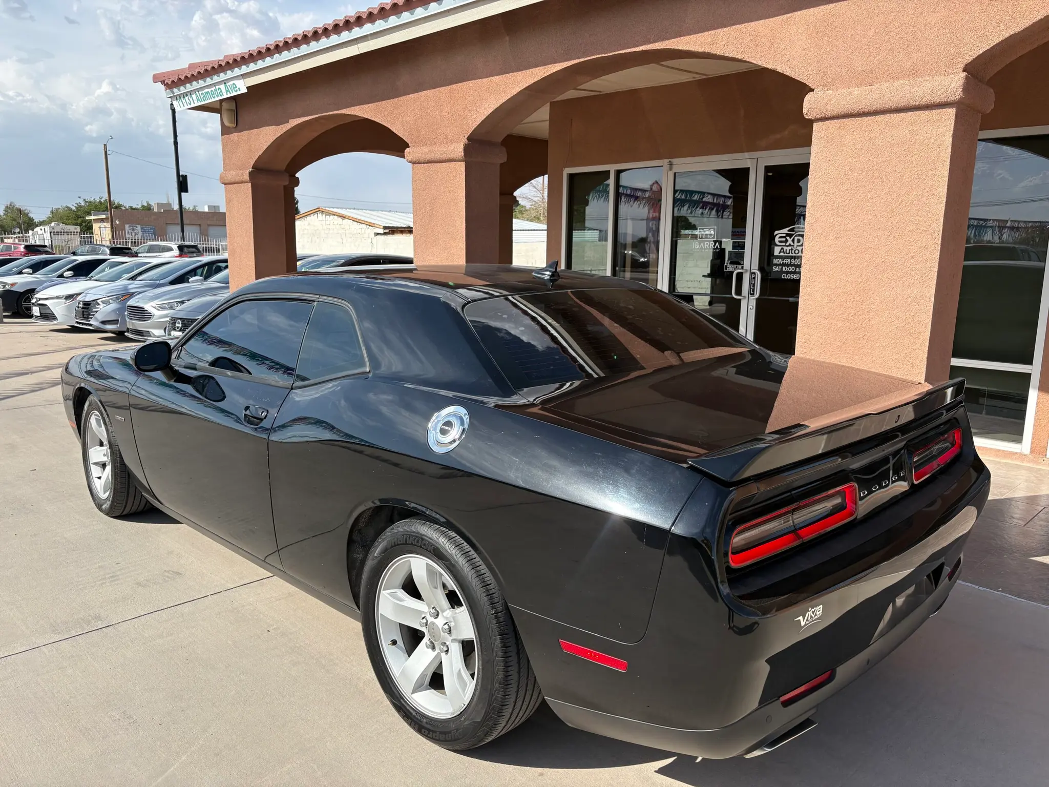 2016 Dodge Challenger R/T Plus photo 3