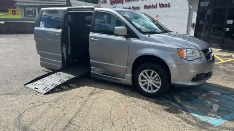 2019 Dodge Grand Caravan SXT's photo