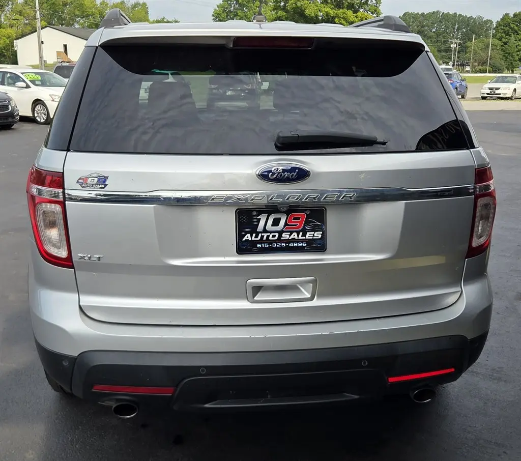2012 Ford Explorer XLT photo 4