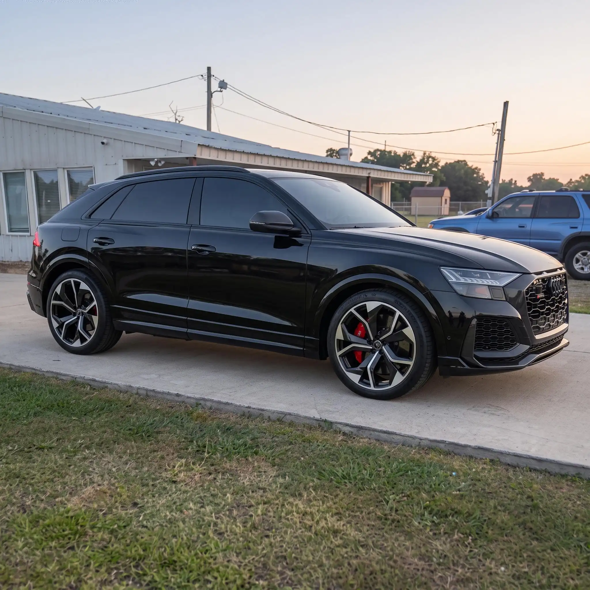 2023 Audi RS Q8 Base's photo