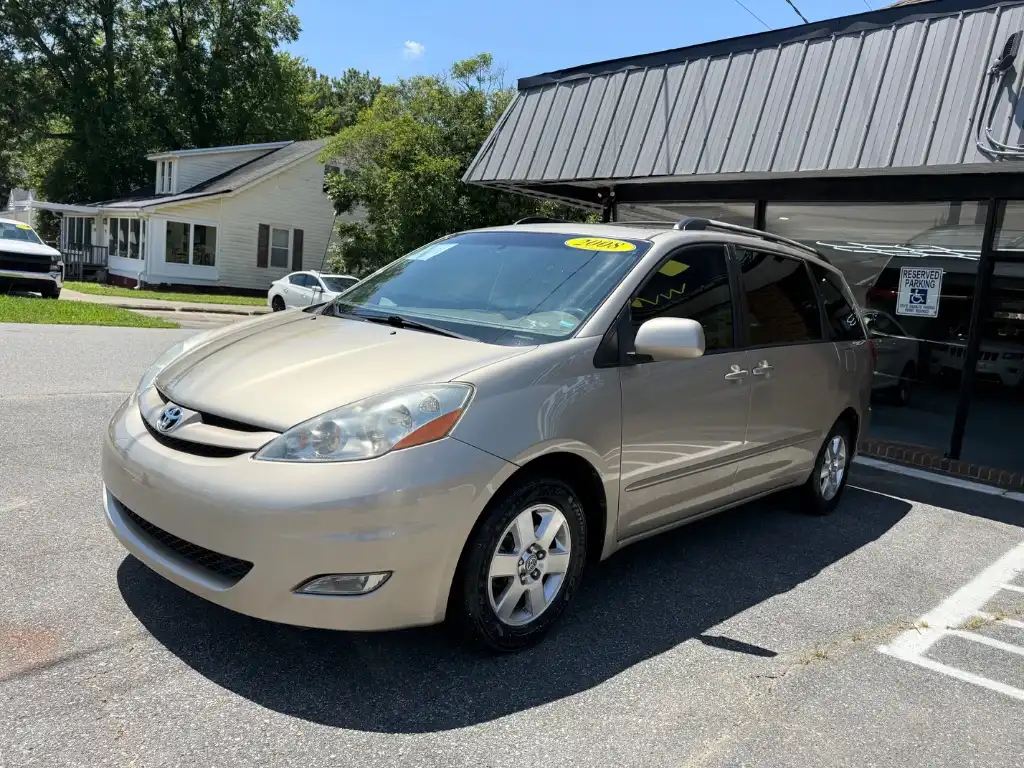 2008 Toyota Sienna XLE's photo