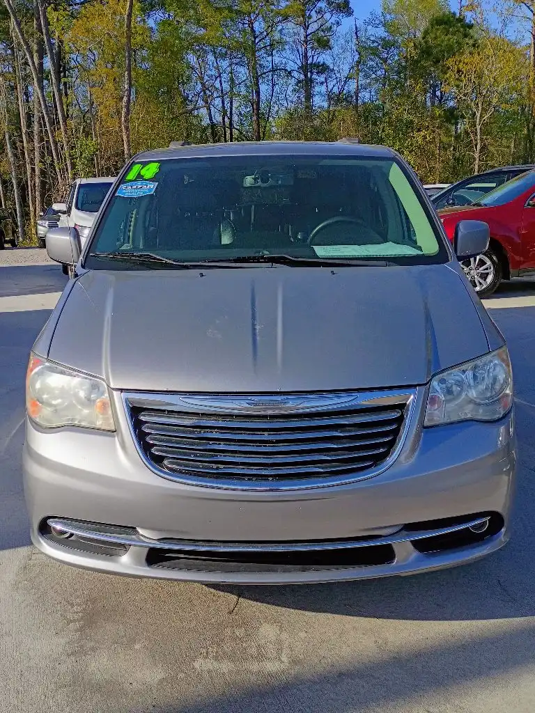 2014 Chrysler 200 Touring's photo