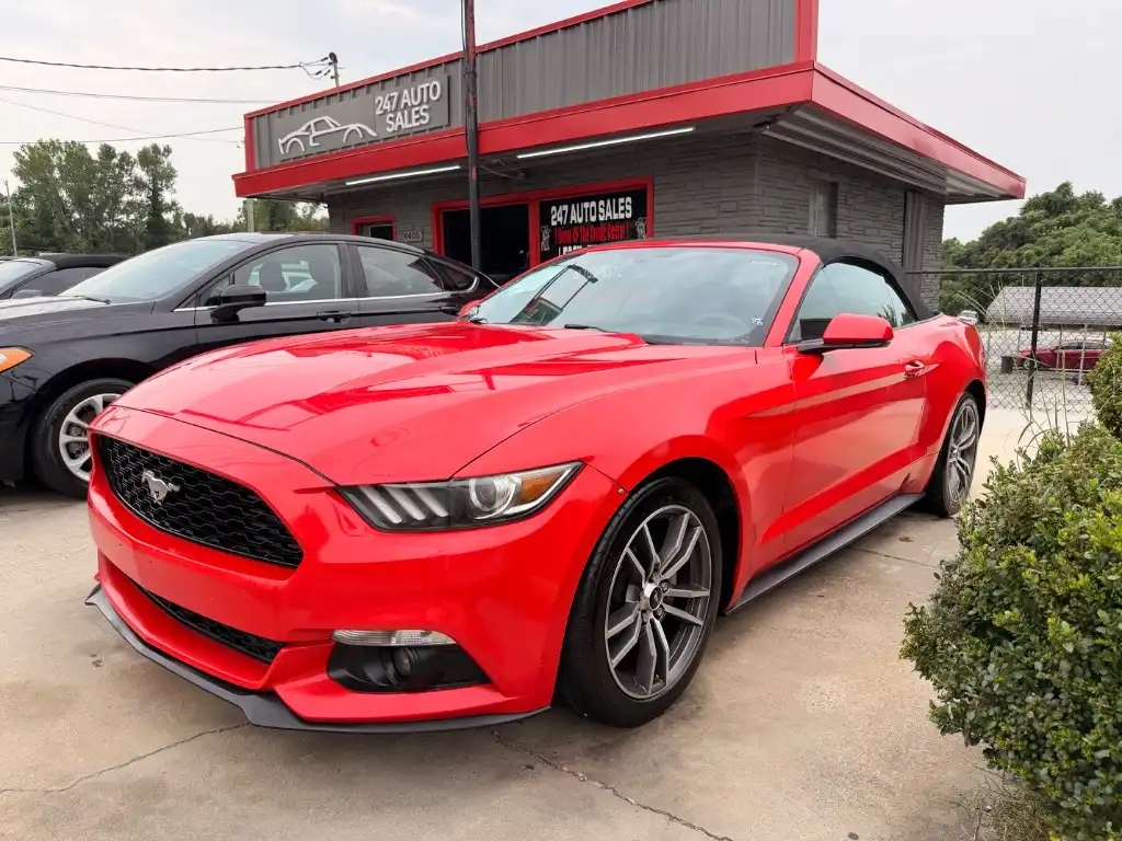 2016 Ford Mustang EcoBoost Convertible Premium's photo