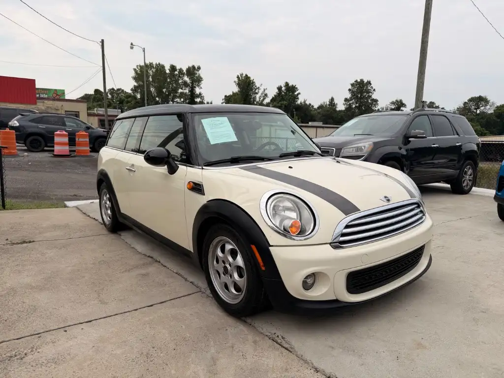 2014 MINI Cooper Clubman's photo