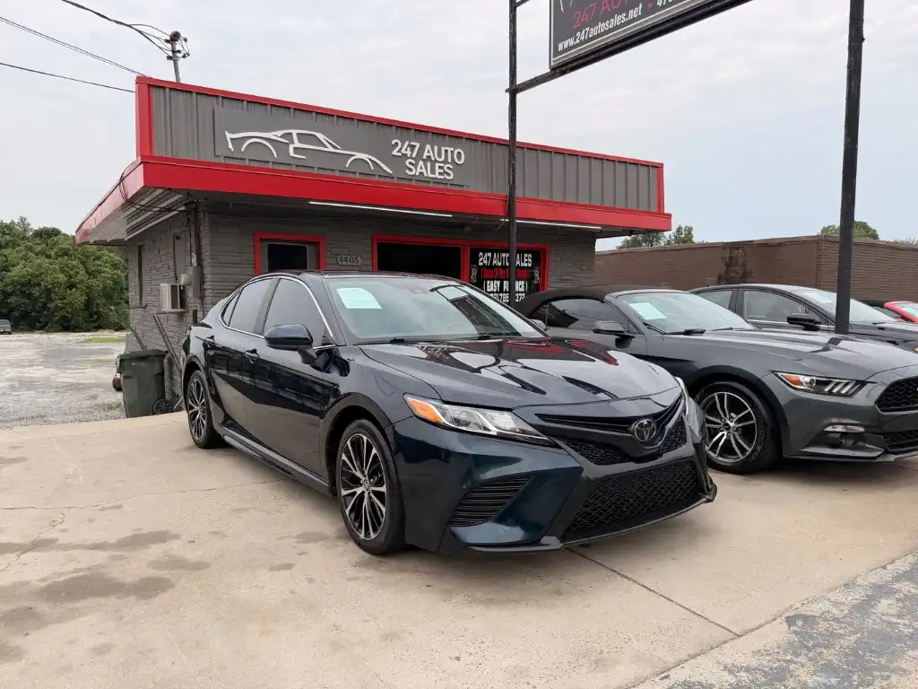 2020 Toyota Camry 2.5 Auto SE's photo
