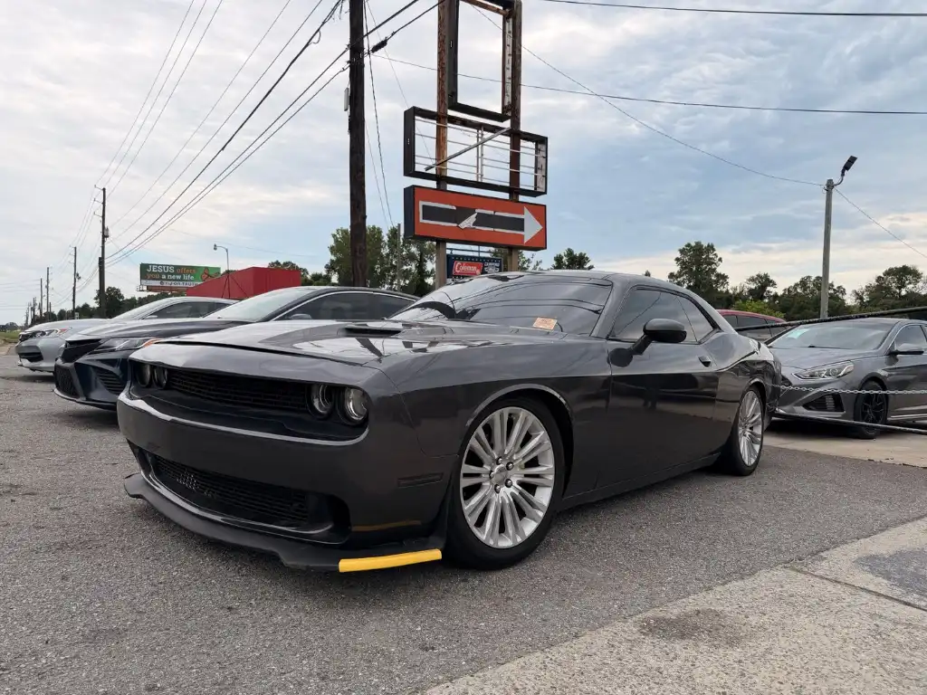 2020 Dodge Challenger SXT Auto's photo