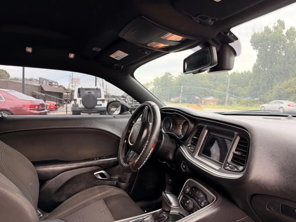 2020 Dodge Challenger SXT Auto photo 3