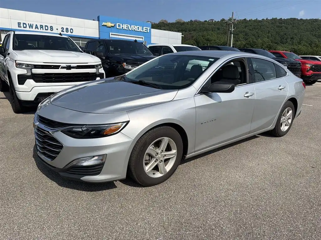 2021 Chevrolet Malibu 1LS's photo