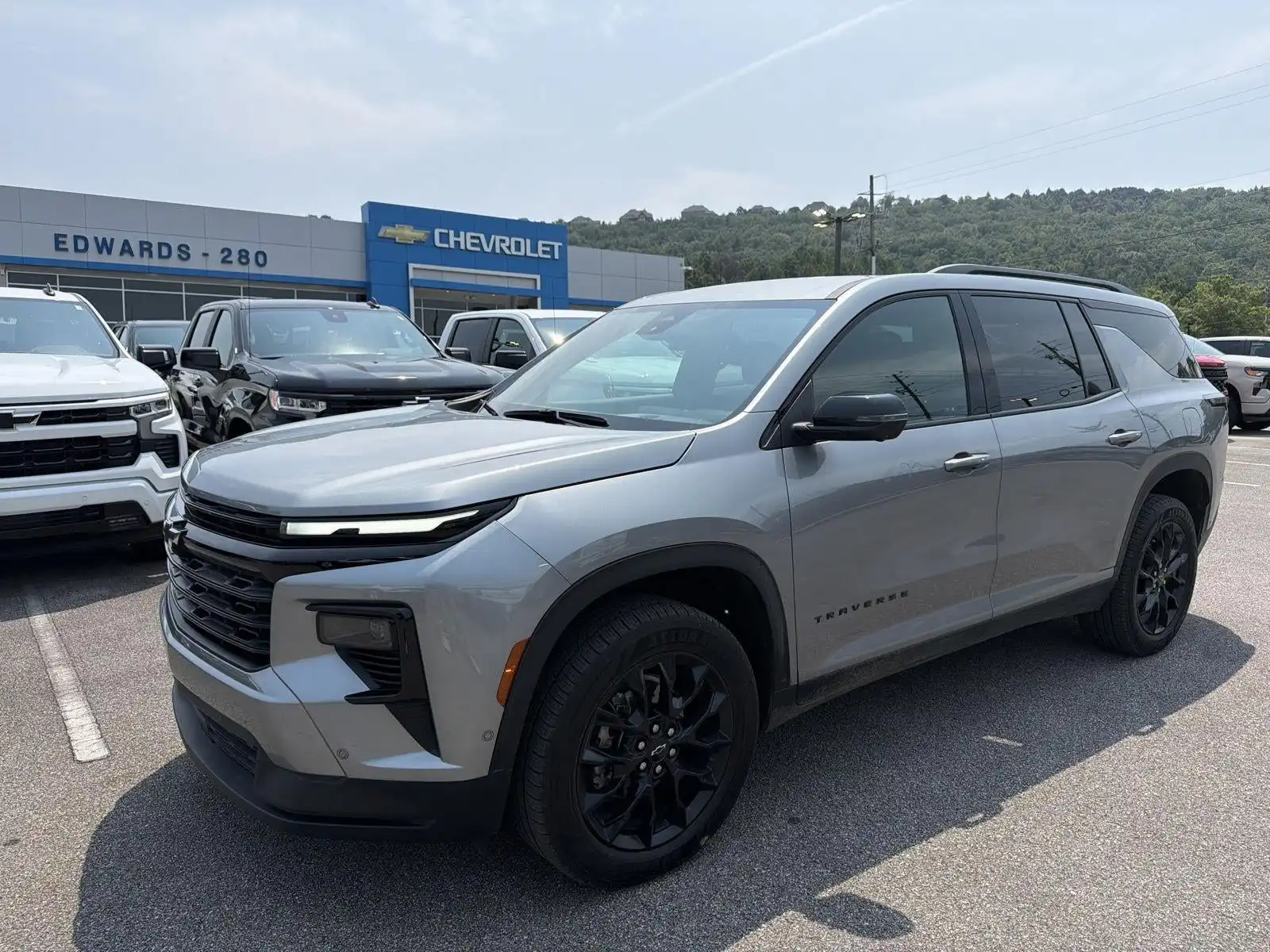 2024 Chevrolet Traverse FWD LT's photo