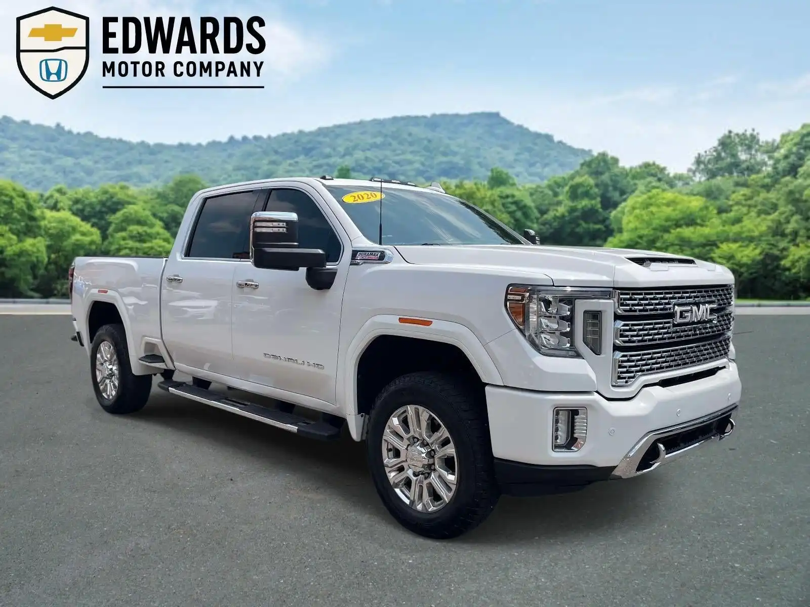 2020 GMC Sierra 4WD Crew Cab Standard Box Denali's photo