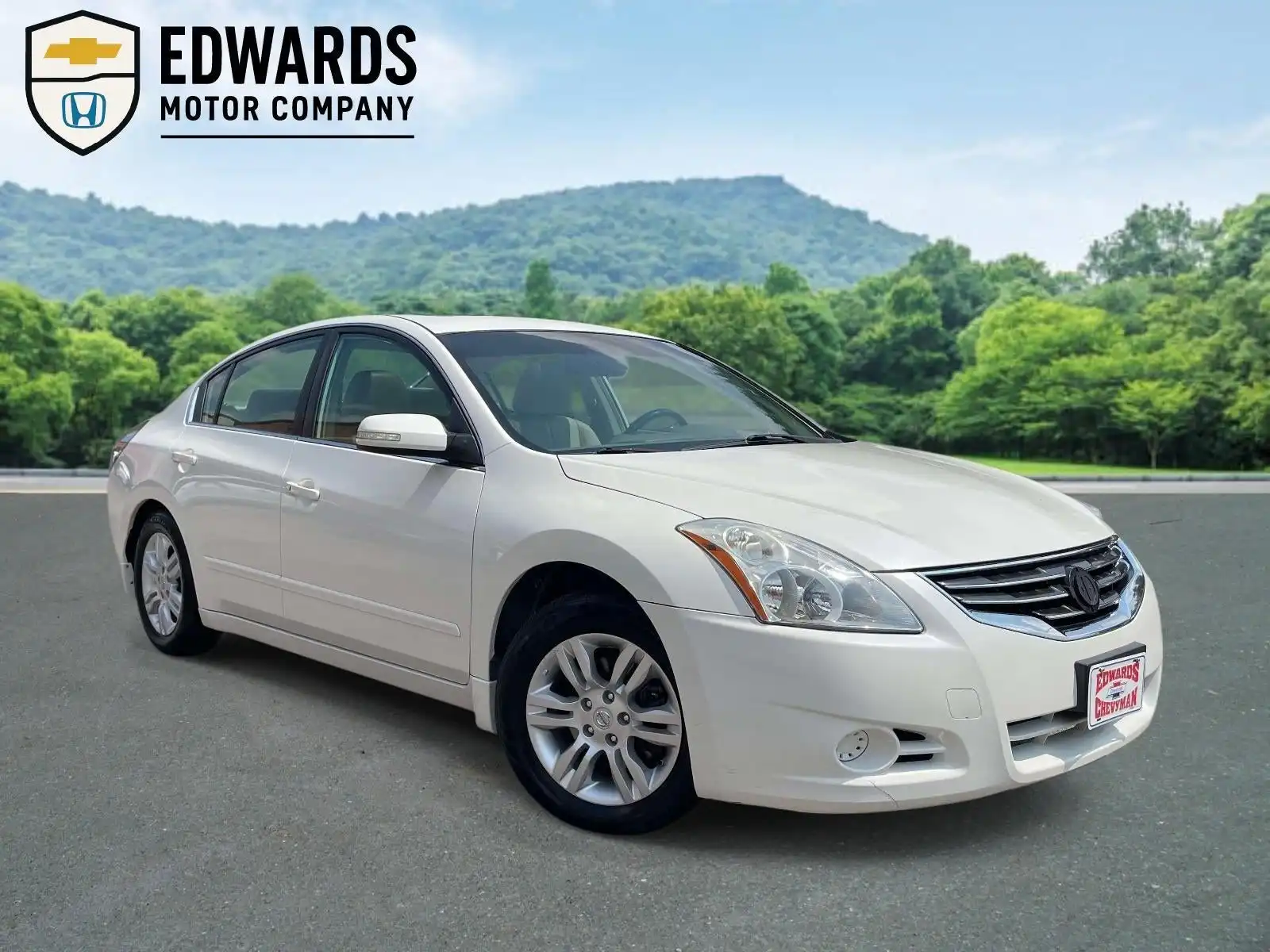 2010 Nissan Altima's photo
