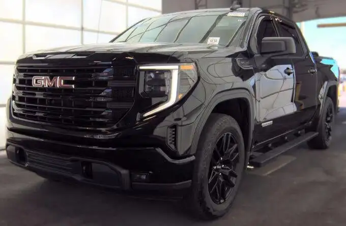2023 GMC Sierra Elevation 4WD Crew Cab Standard Box's photo