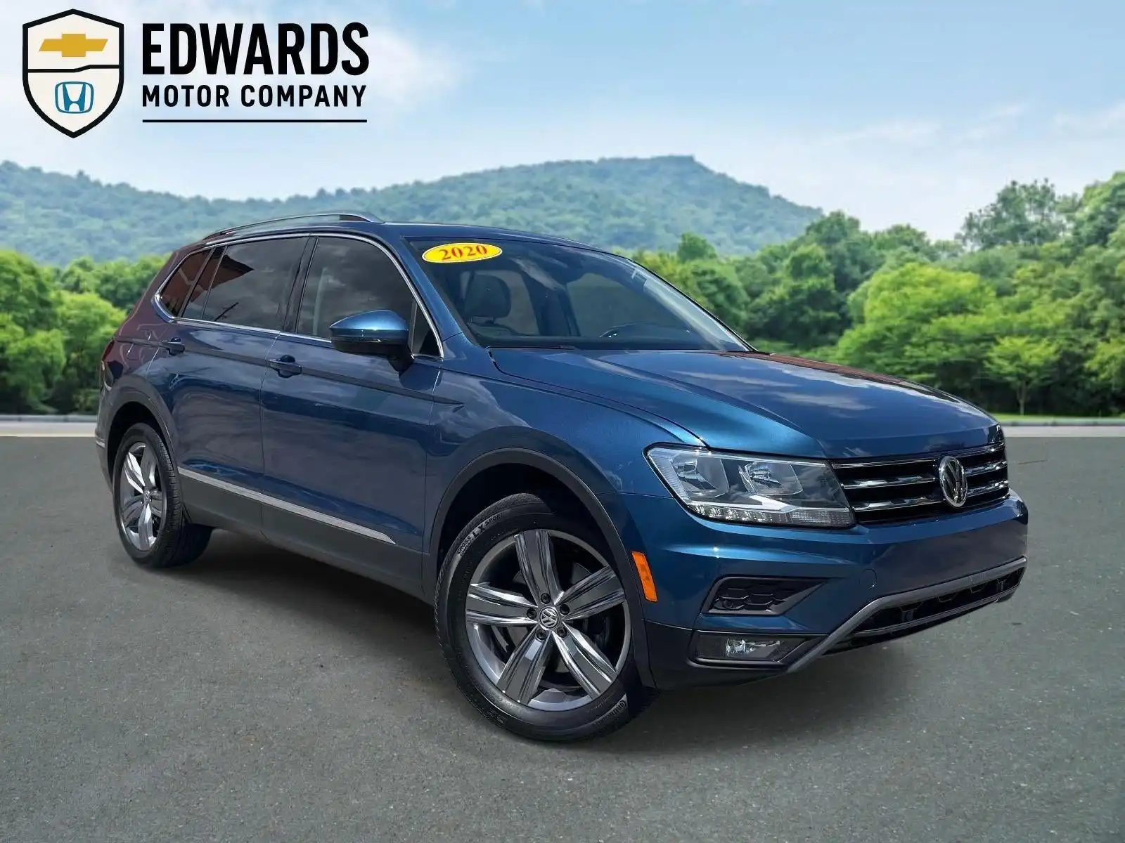 2020 Volkswagen Tiguan 2.0T SEL's photo