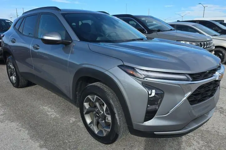 2024 Chevrolet Trax LT photo 5