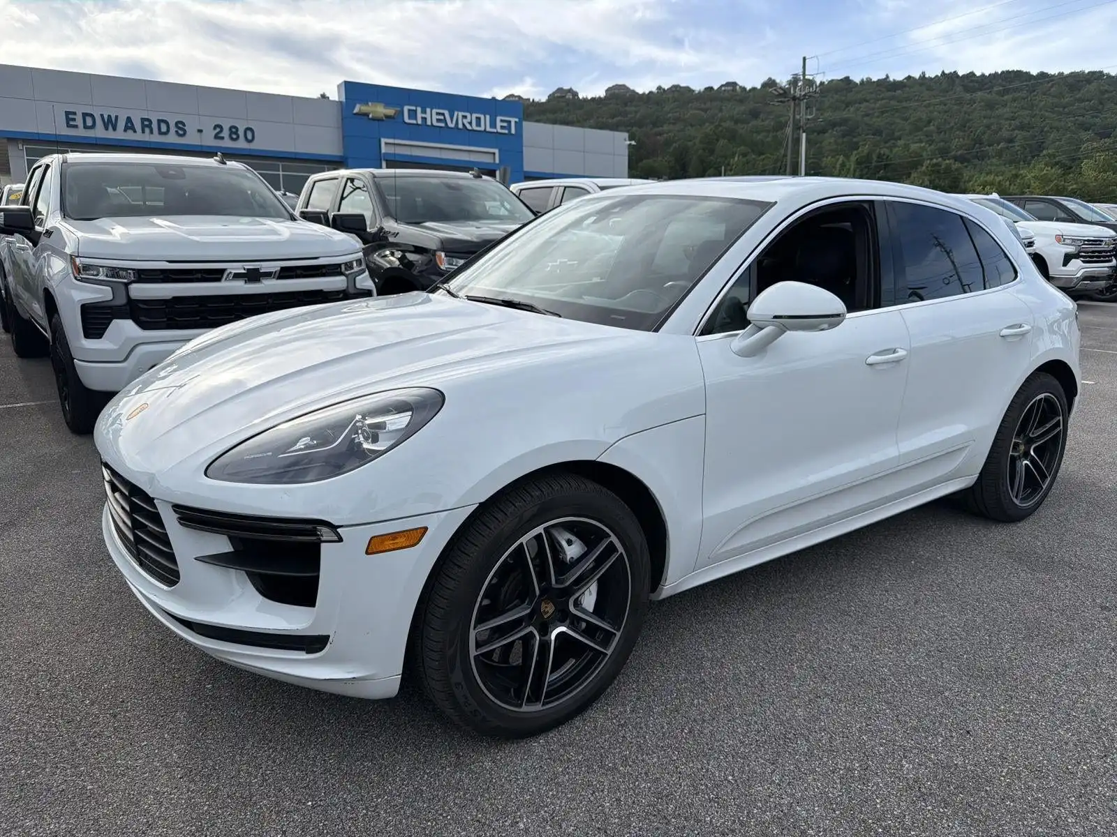 2021 Porsche Macan Turbo's photo
