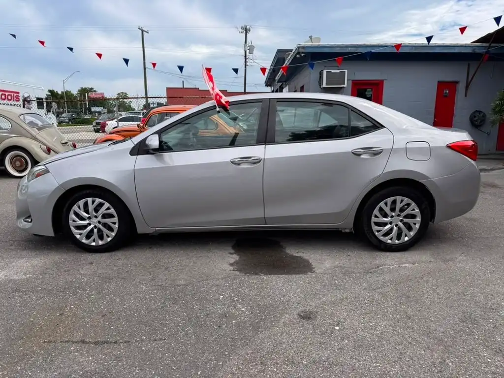 2017 Toyota Corolla XLE AT's photo