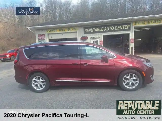 2020 Chrysler Pacifica Touring L 35th Anniversary's photo