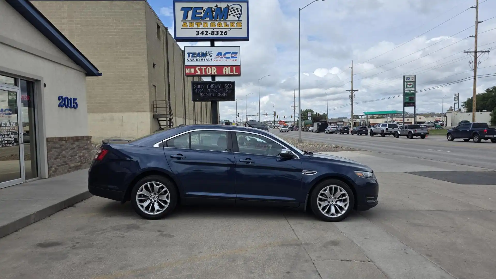 2016 Ford Taurus Limited FWD's photo