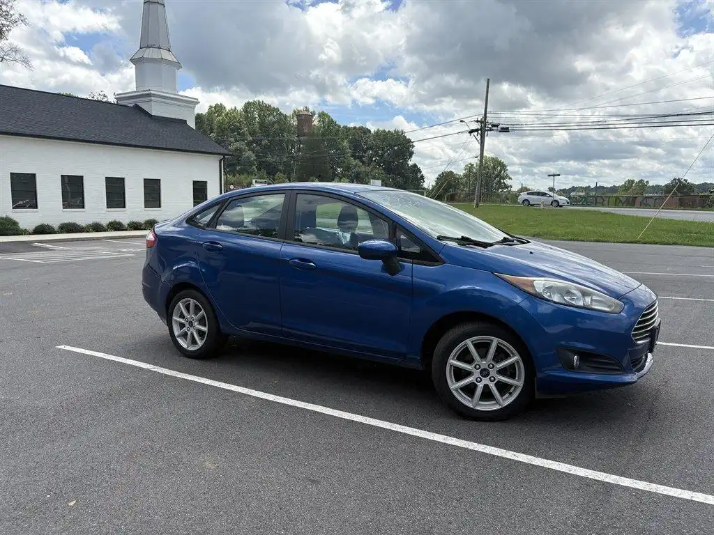 2019 Ford Fiesta SE Sedan's photo