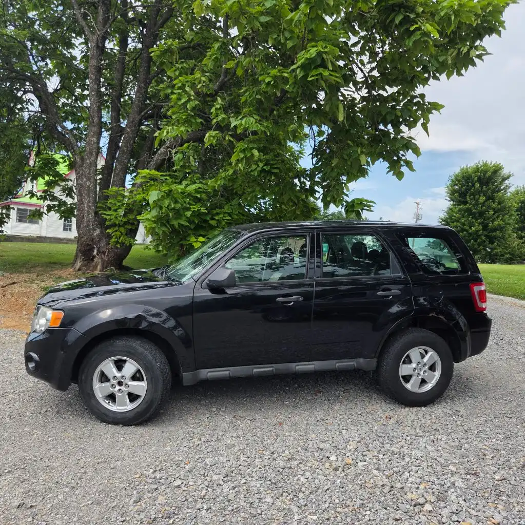 2011 Ford Escape XLS's photo
