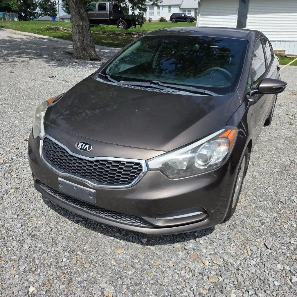 2015 Kia Forte LX AT's photo