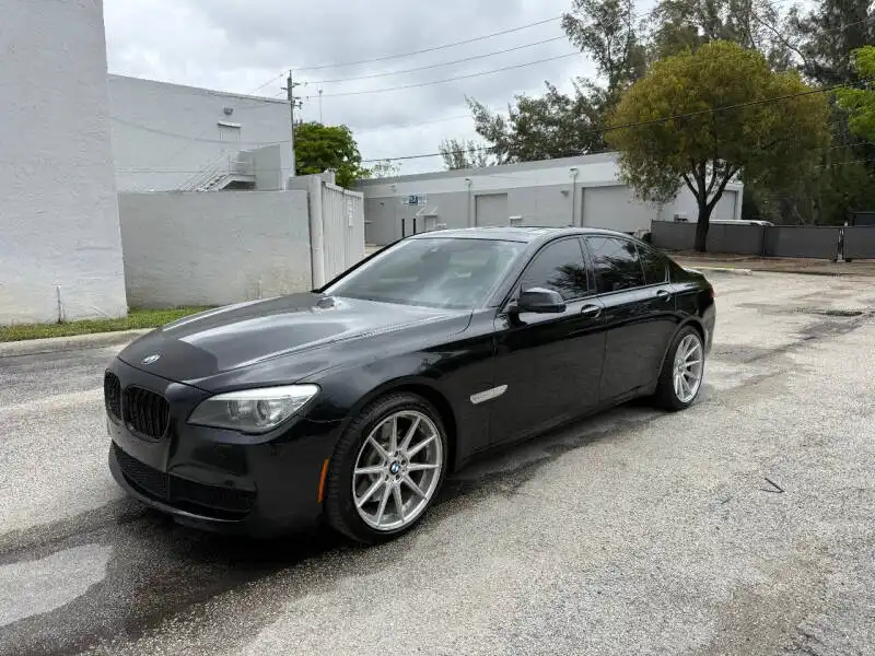2013 BMW 7 Series 750i's photo