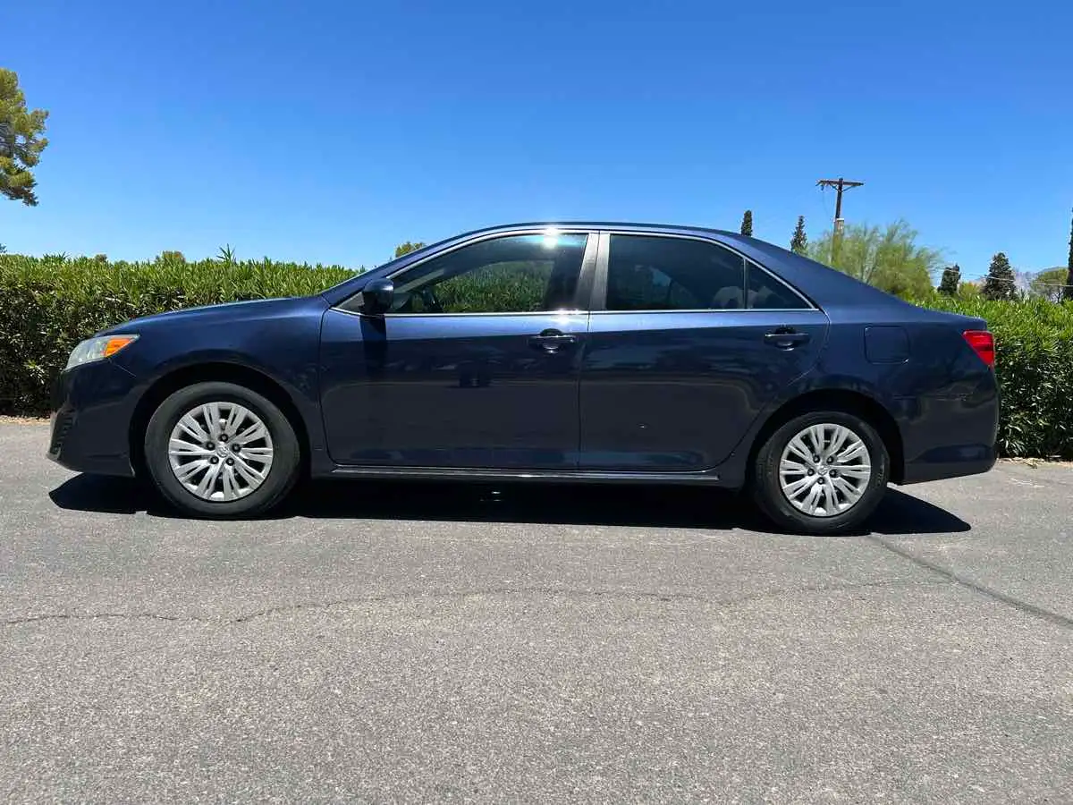 2014 Toyota Camry 2.5 Auto LE's photo