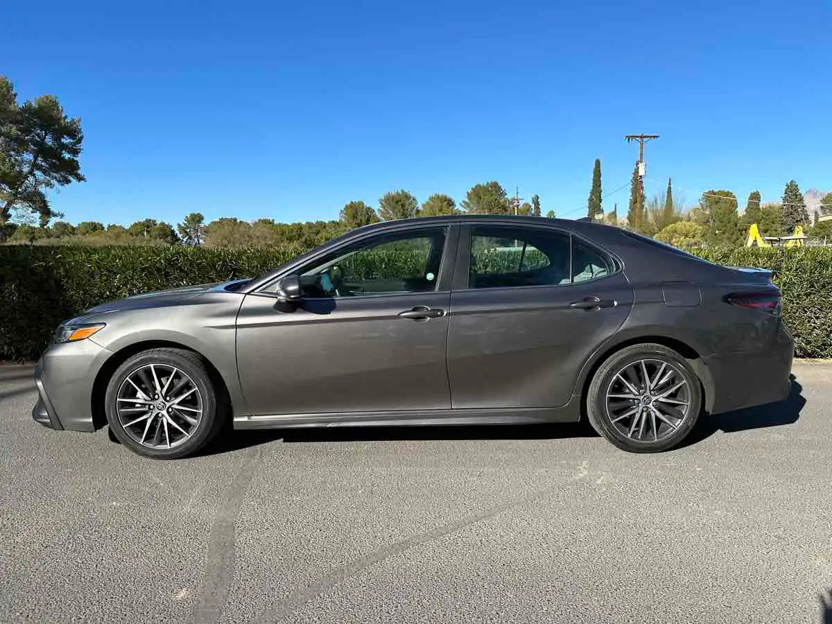 2021 Toyota Camry 2.5 Auto SE's photo