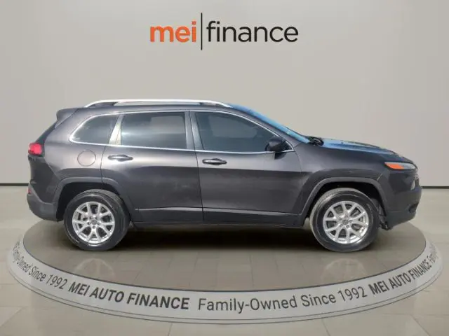 2018 Jeep Cherokee Latitude Plus photo 4
