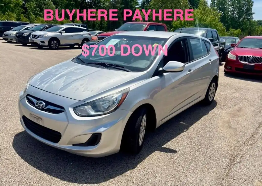 2012 Hyundai Accent GS 5-Door 6-Speed Automatic's photo