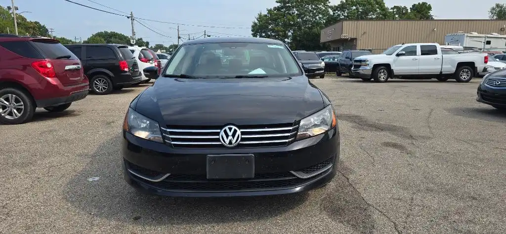 2014 Volkswagen Passat 1.8T S DSG PZEV's photo