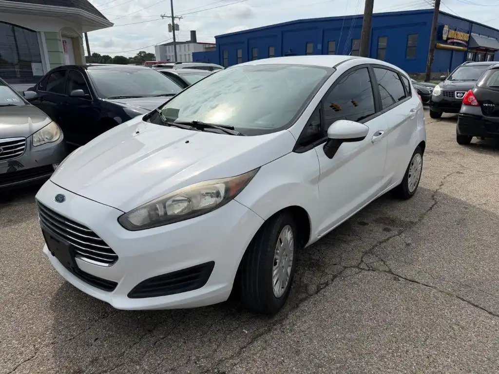 2016 Ford Fiesta S Hatch's photo