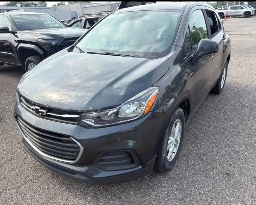 2020 Chevrolet Trax LS's photo