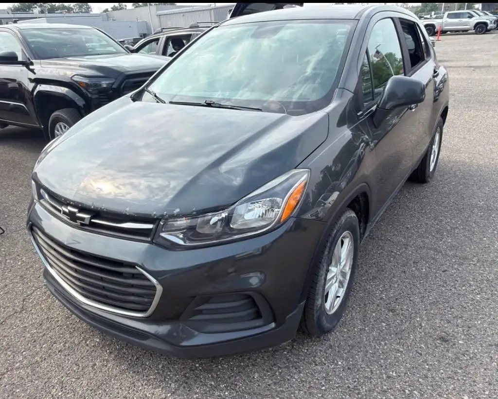 2020 Chevrolet Trax LS's photo