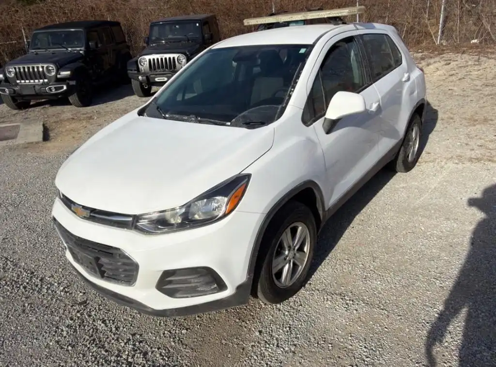 2020 Chevrolet Trax LS AWD's photo