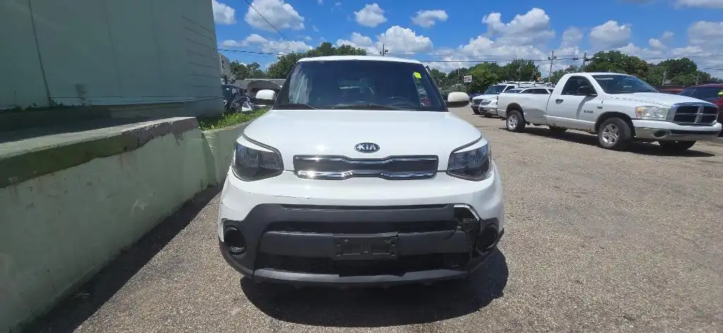 2017 Kia Soul 1.6L Base 6 A/T's photo