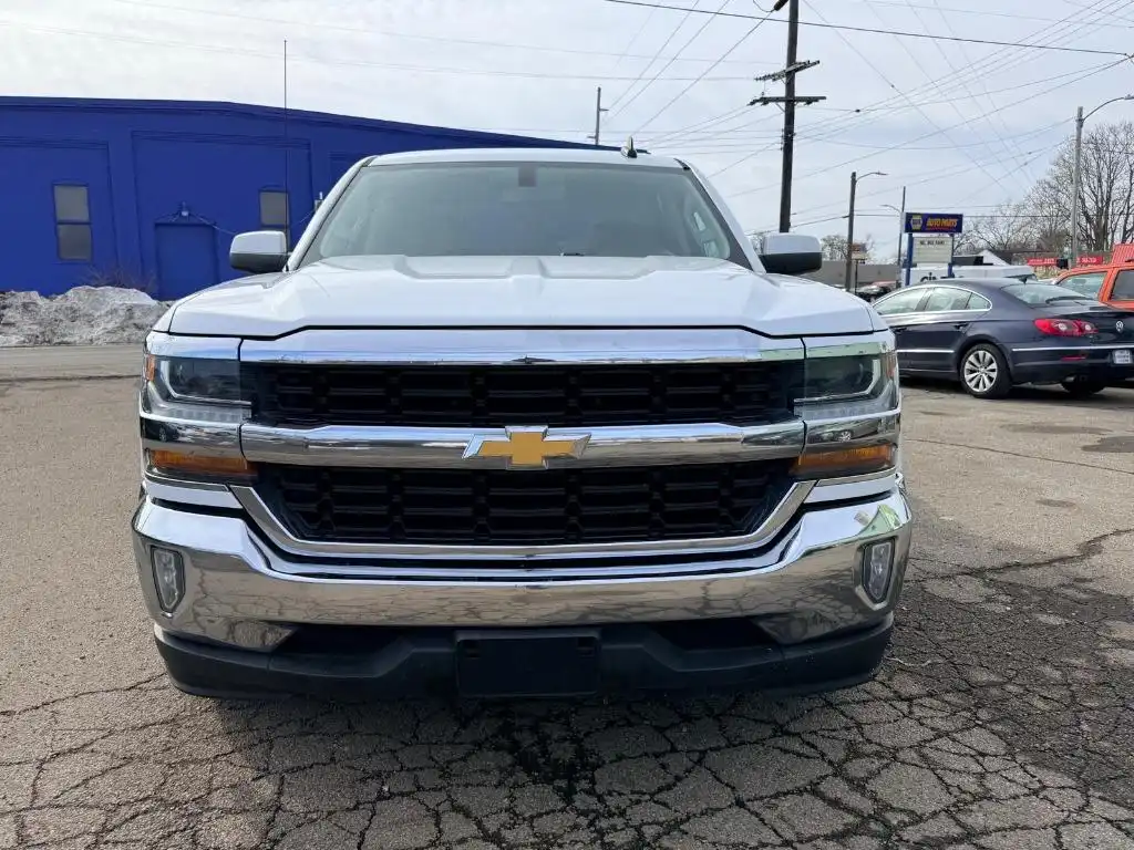 2018 Chevrolet Silverado 1500 LT Crew Cab Standard Box's photo
