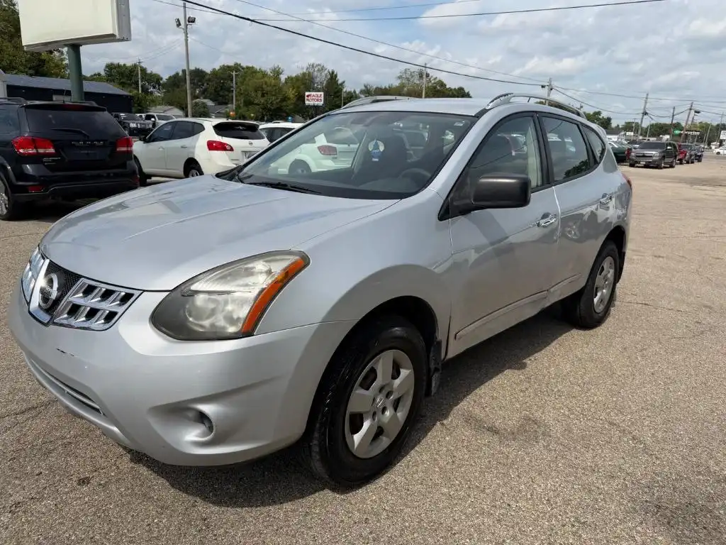 2014 Nissan Rogue Select S FWD's photo