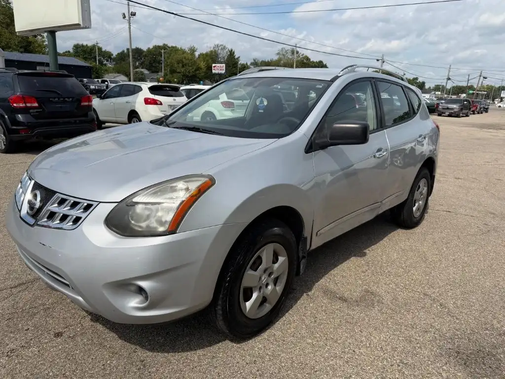 2014 Nissan Rogue Select S FWD's photo