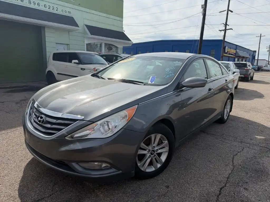 2013 Hyundai Sonata I4 GLS PZEV A T's photo