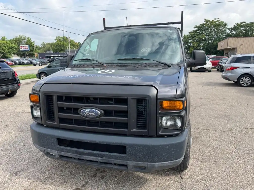 2011 Ford E-Series E-150 Van photo 1